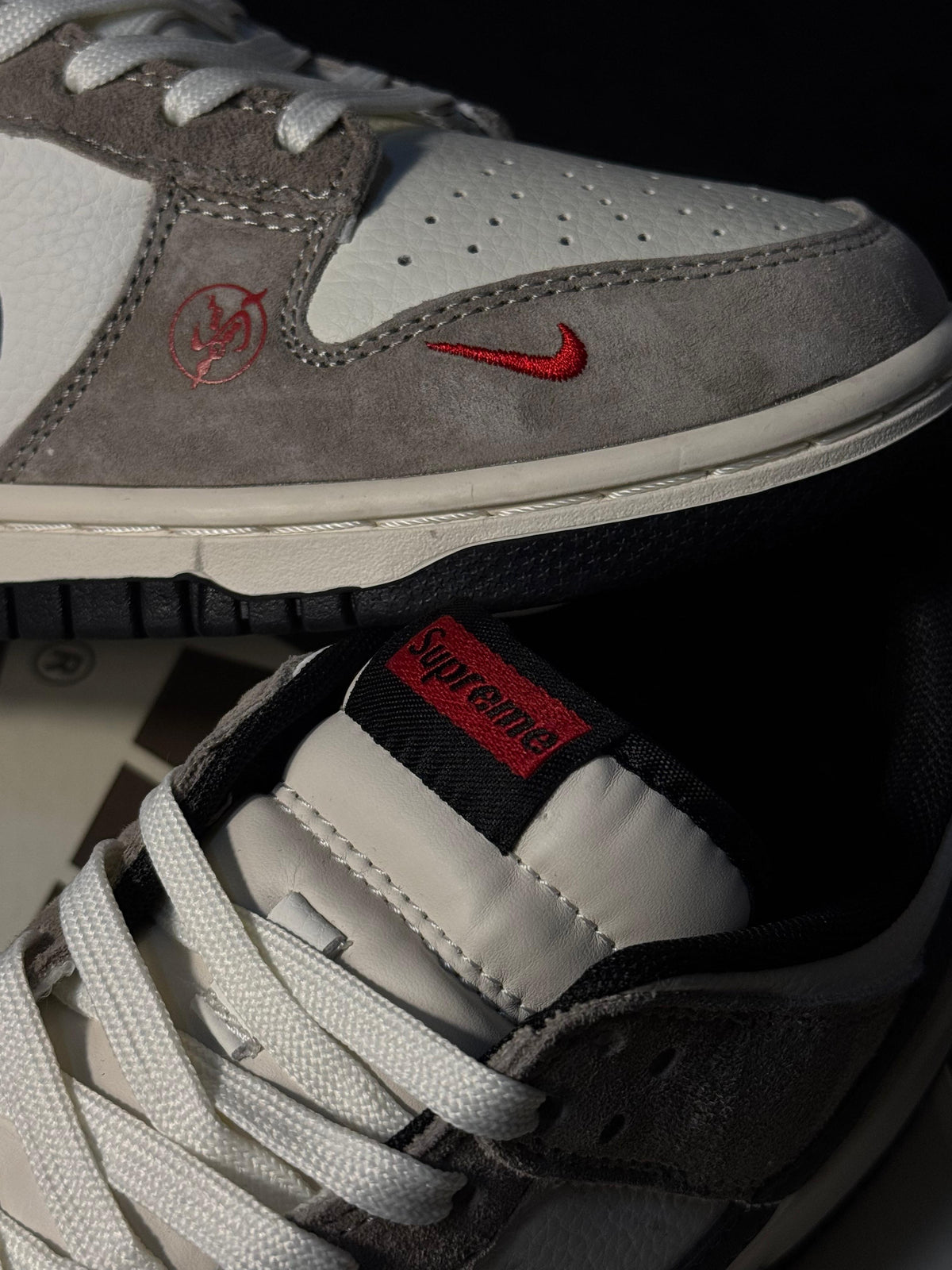 SB Dunk Low Supreme