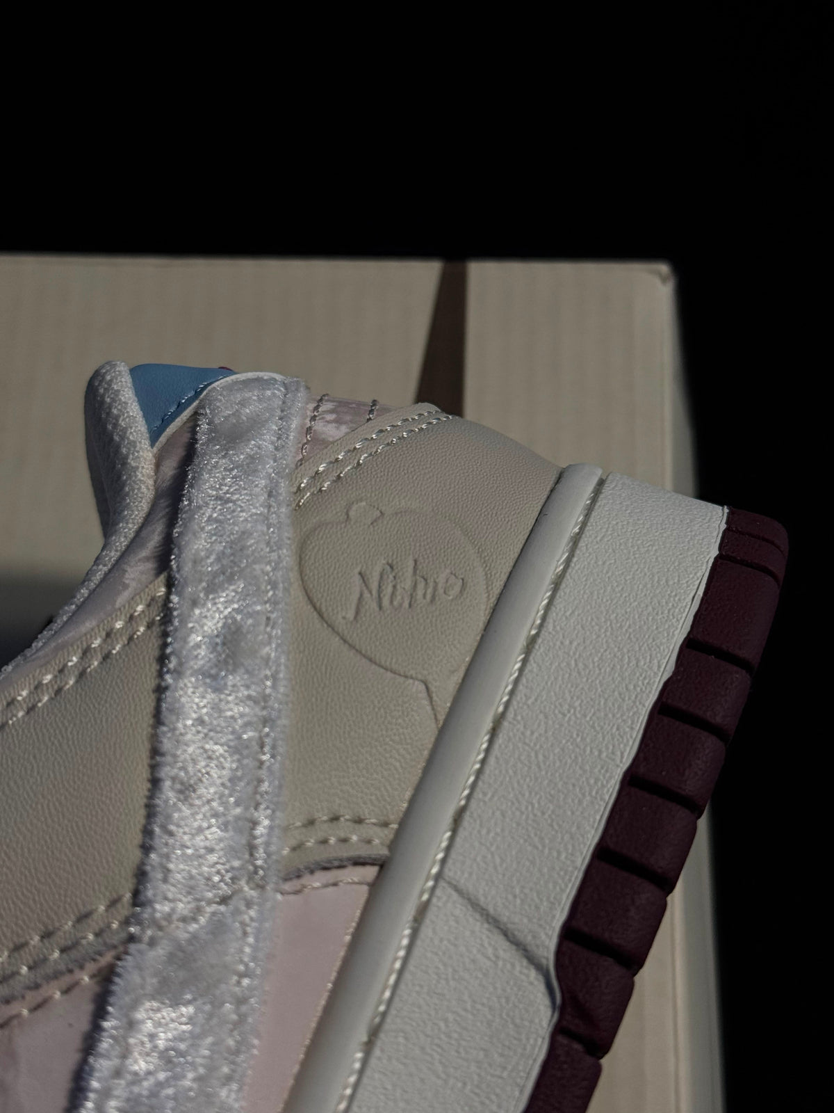 SB Dunk Low Valentine's