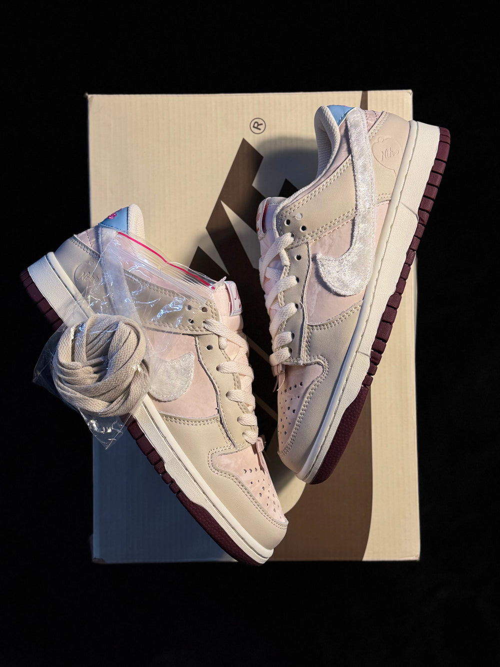 SB Dunk Low Valentine's
